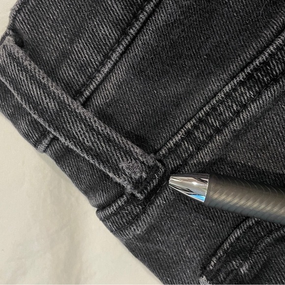 Madewell Classic Straight Leg in Lunar Wash, Size 26x24 - Picture 8 of 16